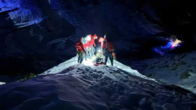 Turist rănit grav după o cădere periculoasă. Mobilizare de urgență a salvamontiștilor din Sibiu și Argeș