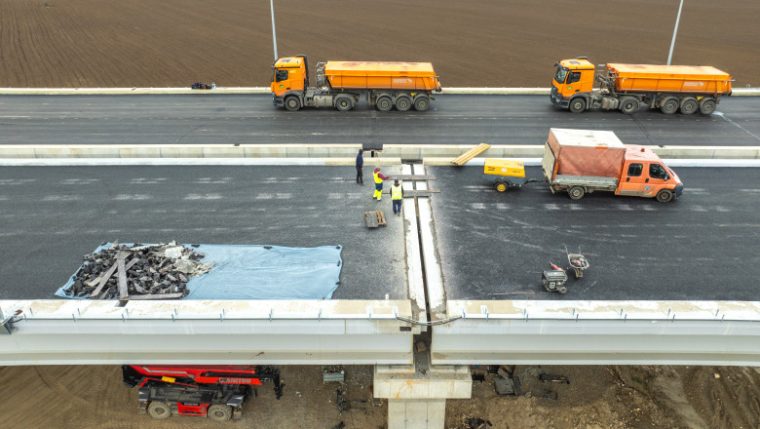 Guvernul frânează lansarea noilor șantiere: marile proiecte de infrastructură, amânate până în 2027