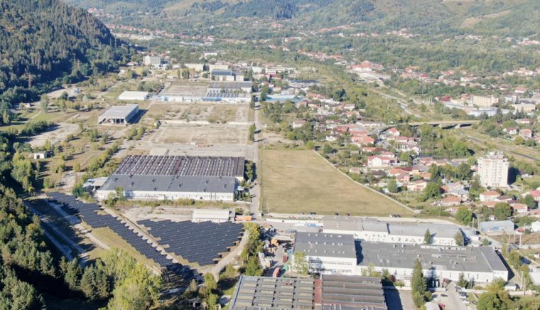 Jale pe fosta platformă ARO. Fabrica Lear se închide, altele trag din greu de la an la an