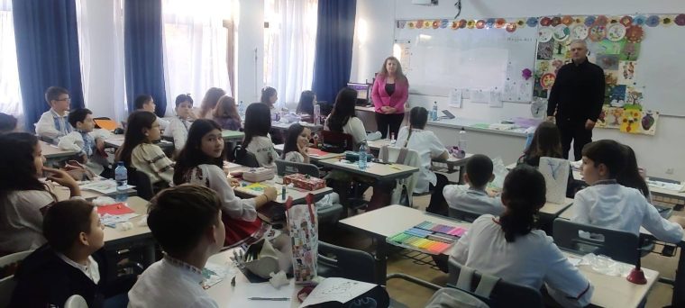 Polițiștii locali piteșteni, alături de elevi, în „Școala Altfel”