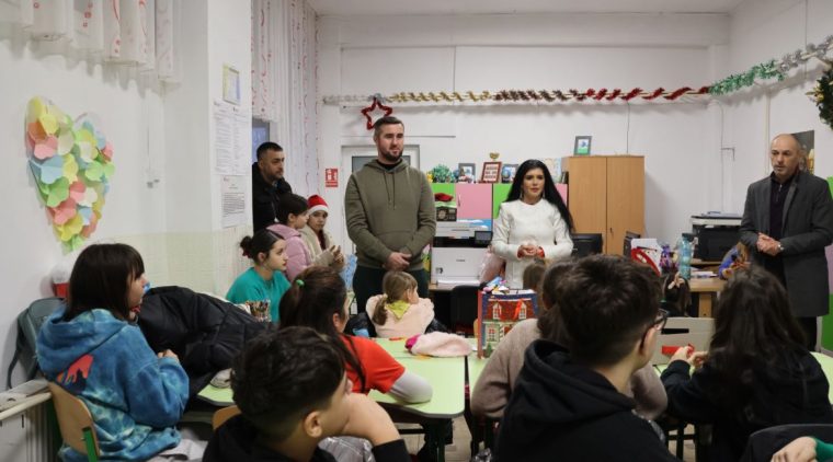 Exclusiv! Bogdan Andone și Mirel Bolboașă, ajutoarele lui Moș Crăciun! Gest emoționant pentru copiii Centrului „Creștem împreună” Argeș