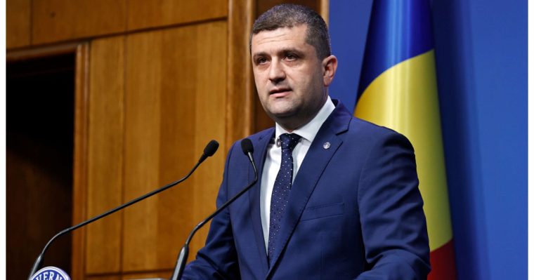 Ministrul interimar al Apărării Radu Miruță, reclamat la CNCD pentru rasism