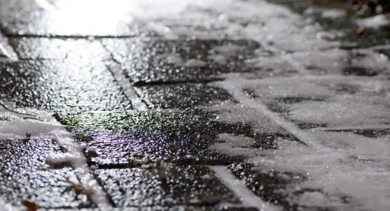 Pregătiri la Pitești în caz de zăpadă și îngheț