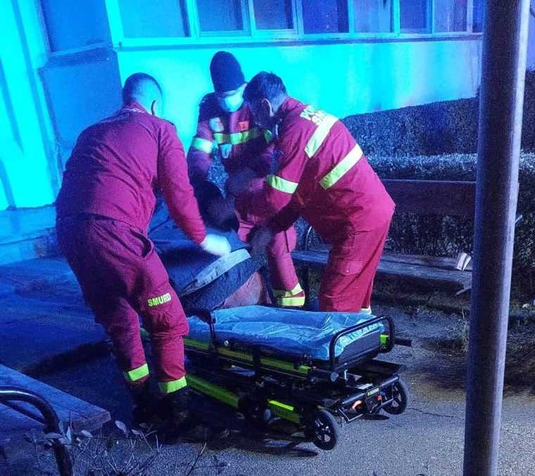 „Lupu” din Trivale a fost găsit căzut pe aleile cartierului. A fost luat cu salvarea