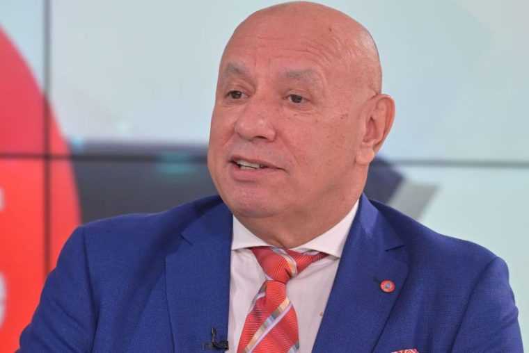 Fostul fotbalist al Craiovei Aurel Țicleanu a dat în judecată Casa de Pensii