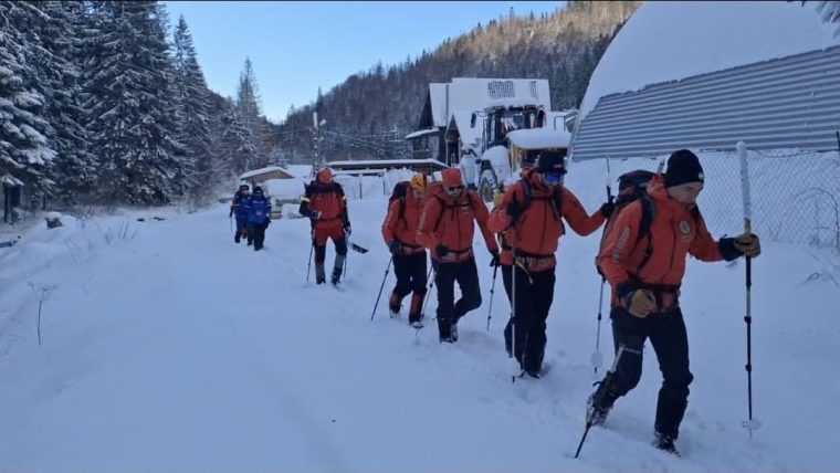 Salvamontiștii au plecat în căutarea turiștilor blocați la Refugiul Călțun
