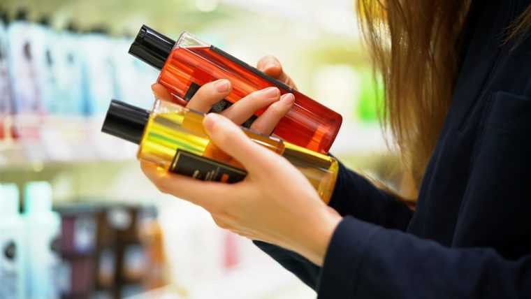 Cum alegi șamponul potrivit pentru părul tău: sfaturi utile