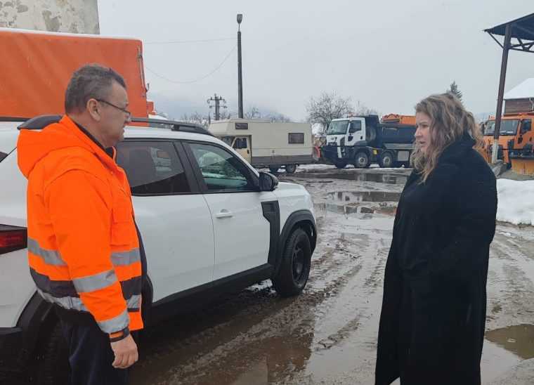 Prefectul de Argeș: „M-am asigurat că toate utilajele sunt în teren și că există stocuri suficiente de antiderapant”