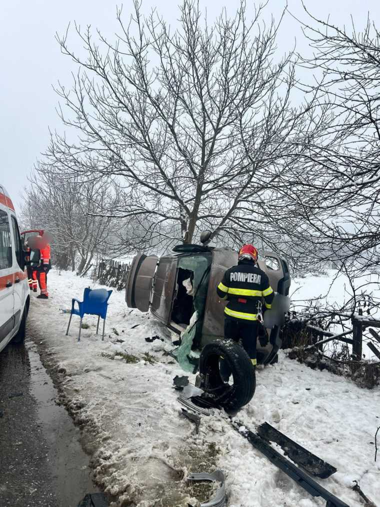 Accident în Argeș. Opt persoane asistate medical la fața locului