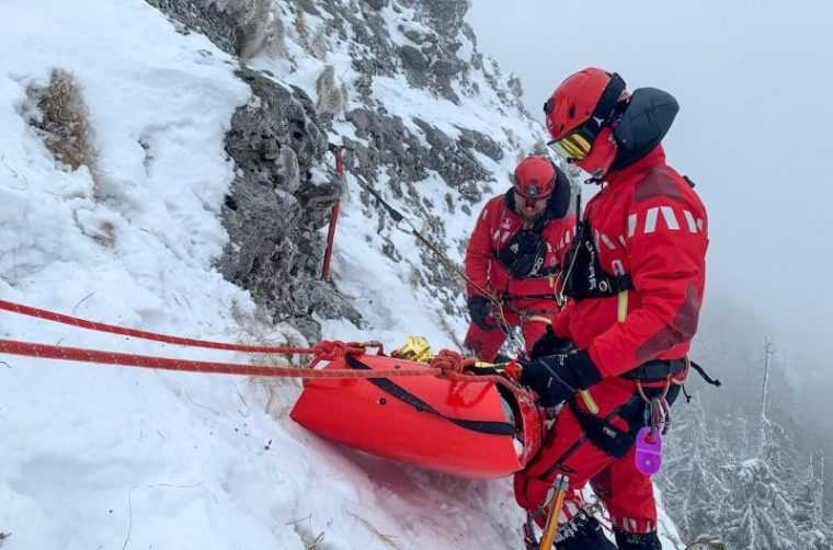 Avalanșă de intervenții pe munte: zeci de turiști recuperați de salvamontiști în doar 24 de ore