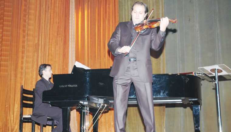 Scene din viaţa culturală piteşteană (158)