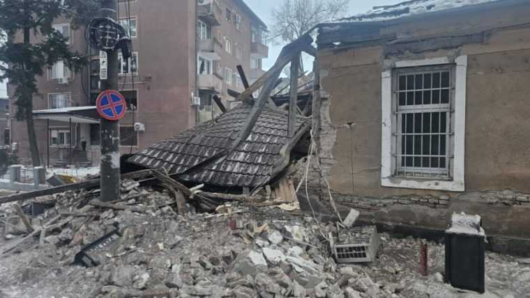 Explozie misterioasă la o anexă a Poliției Lugoj: un polițist, în stare gravă, iar cauza nu este gazul