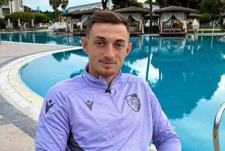 Claudiu Micovschi, după ce a semnat cu FC Argeș: „Sunt onorat să joc la echipa marelui Dobrin”