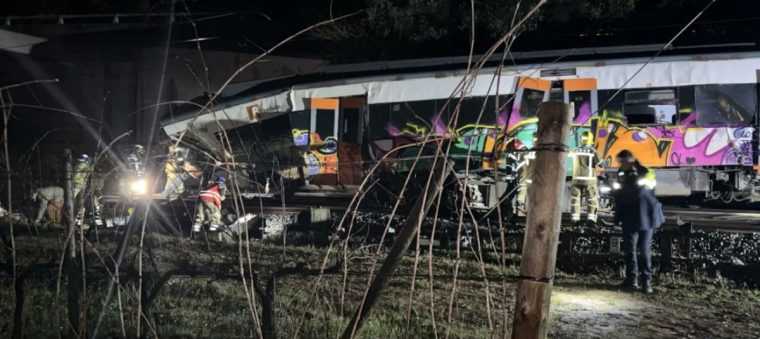 Spania, din nou sub șoc: un tren de călători s-a izbit de un zid în apropiere de Barcelona