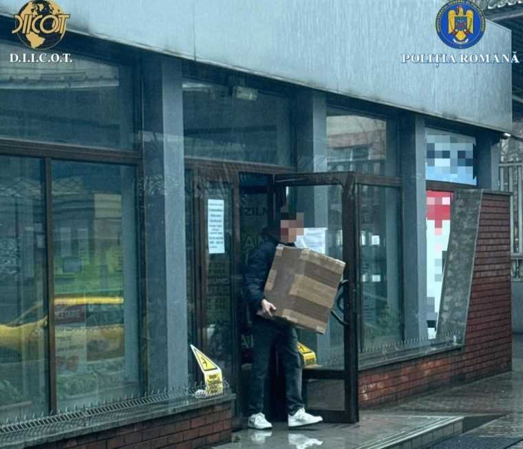 Droguri trimise din Spania prin firma de curierat