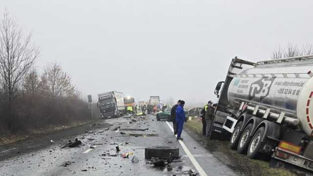 400 de suporteri greci au ajuns la spitalul din Lugoj, unde au fost aduși supraviețuitorii accidentului rutier soldat cu 7 morți