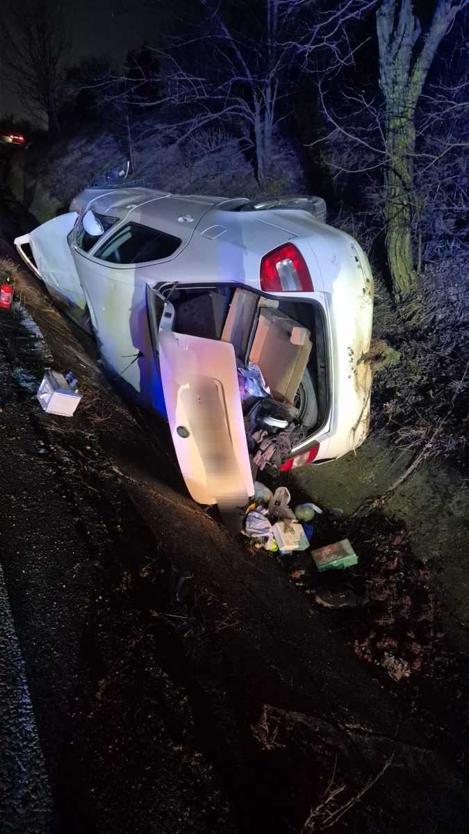 S-a răsturnat cu mașina în șanț la Albota