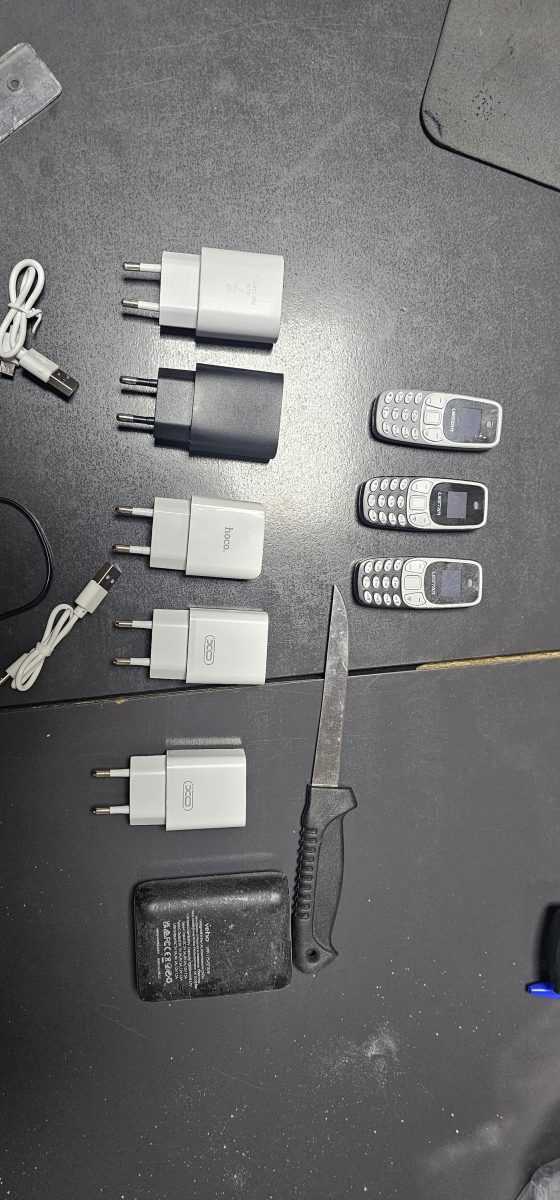 „Erau la ofertă”. Telefoane și un cuțit, ascunse în detergent la Penitenciarul Mioveni