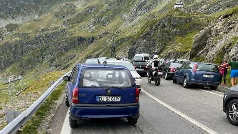 Restricții de circulație pe Transfăgărășan, în zona barajului Vidraru