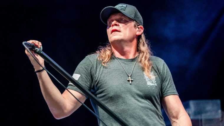 A murit Brad Arnold, solistul trupei 3 Doors Down. Avea 47 de ani