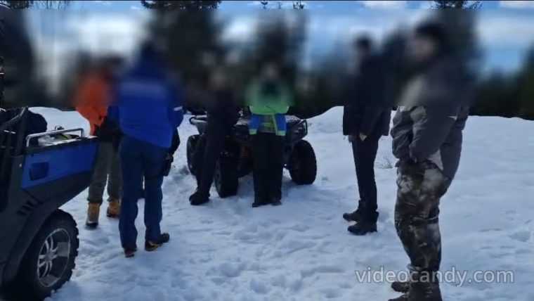 VIDEO. Prinși cu ATV-urile în pădure. Cât trebuie să scoată din buzunar