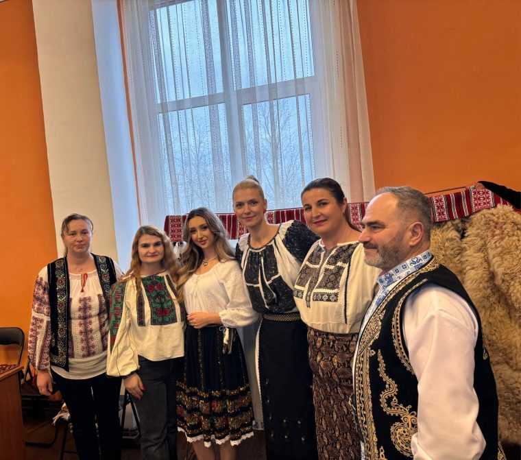 Alina Gorghiu a participat la hora satului din comuna Rociu