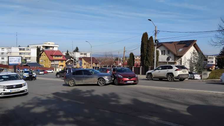 Pitești. Trafic blocat pe Strada „N. Dobrin” din cauza unui accident