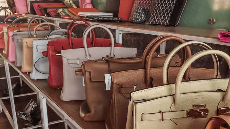 Marfă „de lux” de peste 14 milioane lei, oprită la Giurgiu, înainte să ajungă pe piață