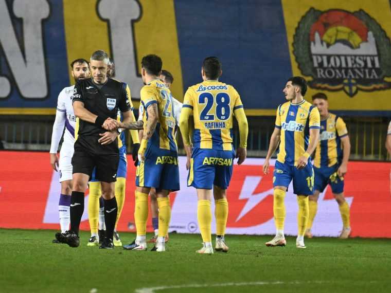 FC Argeș merge în instanță după scandalul cu Radu Petrescu