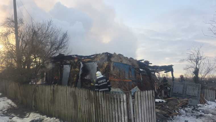 Dramă la Drăganu. A ars de vie în casă