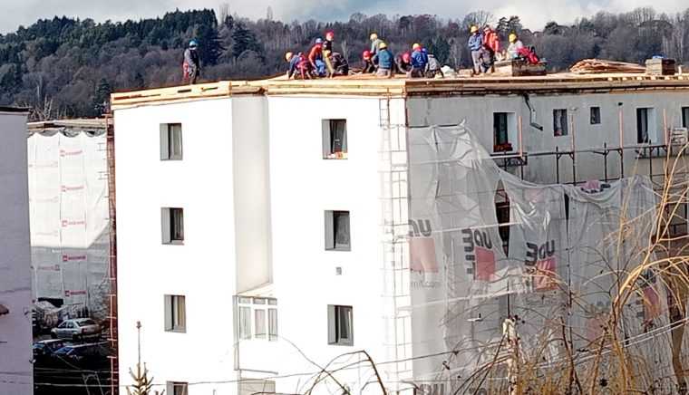 Lucrări pe repede înainte la Câmpulung! Jumătate de cartier este şantier