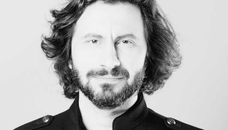 Actorul Adrian Nour, concert de jazz la Filarmonica Piteşti