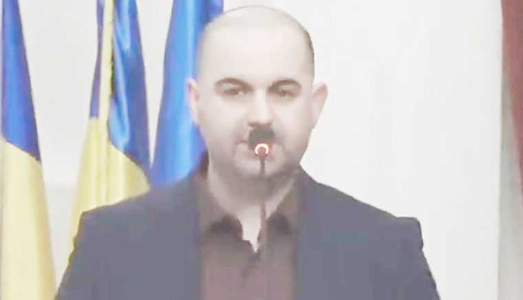 A mai ieşit unul! Se goleşte bazinul cu specialişti ai administraţiei Lasconi