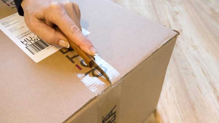 Tineri cercetați după ce ar fi păcălit mai mulți vânzători de pe OLX prin AWB-uri false