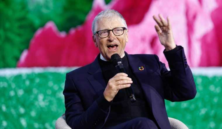 Bill Gates a recunoscut că a avut relaţii cu două rusoaice prezentate de Epstein