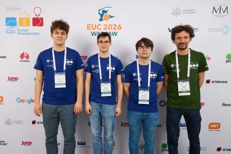 Trei studenți din Iaşi au câștigat aurul la campionatul european de programare