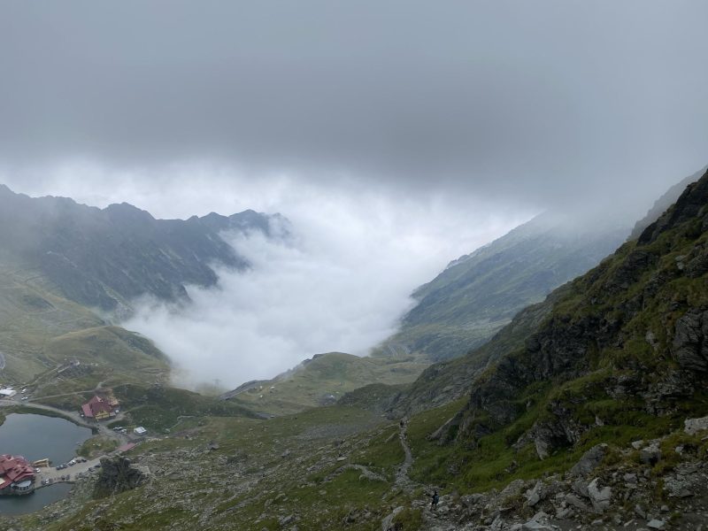 ceata-in-muntii-fagaras-v0-y5qp0zw0t1191