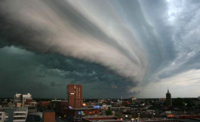 Rolling-thunder-cloud