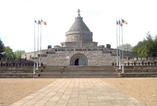 Mausoleul de la Mărăşeşti Mausoleul de la Mărăşeşti